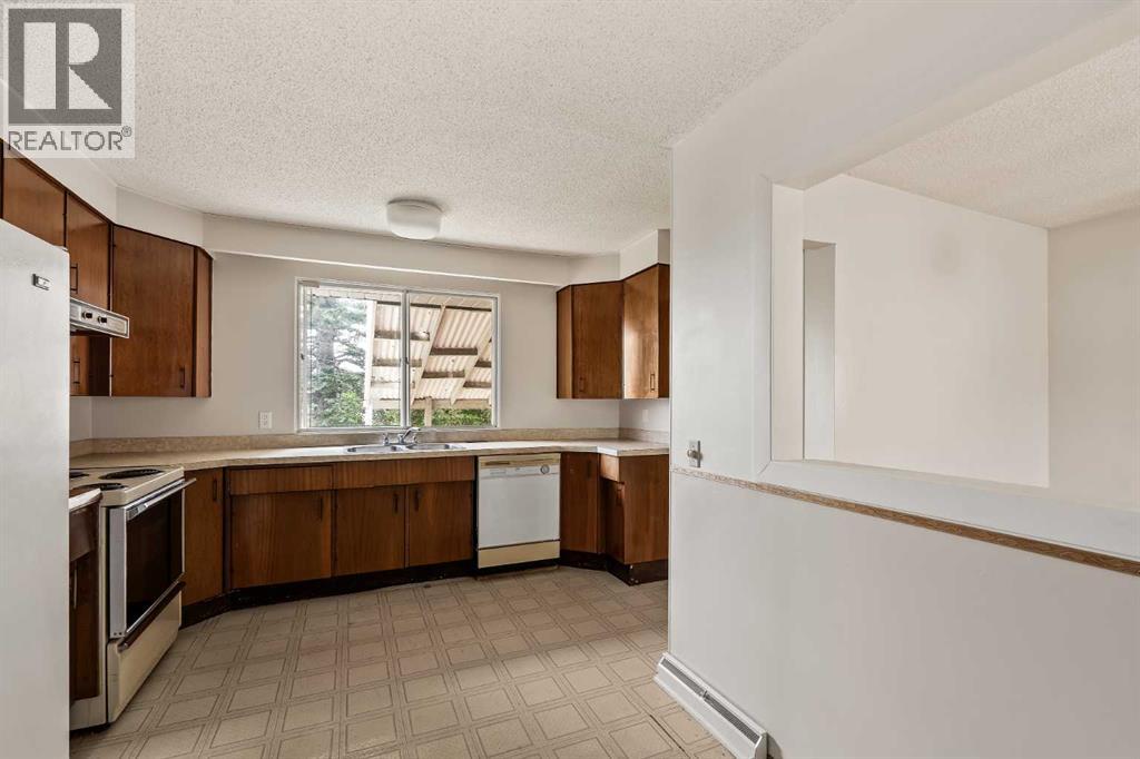 Single Family House Bungalow for Sale in  Hunterston Place NW Huntington Hills Calgary 