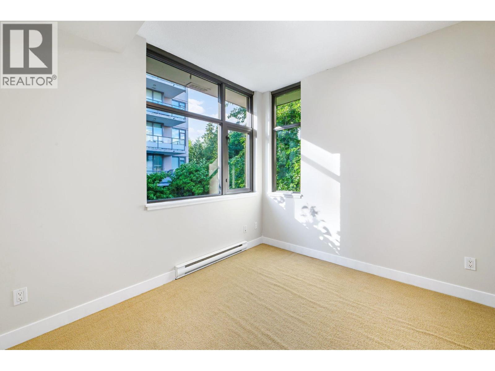 Photo 13 of 7061 17th Avenue, Burnaby BC