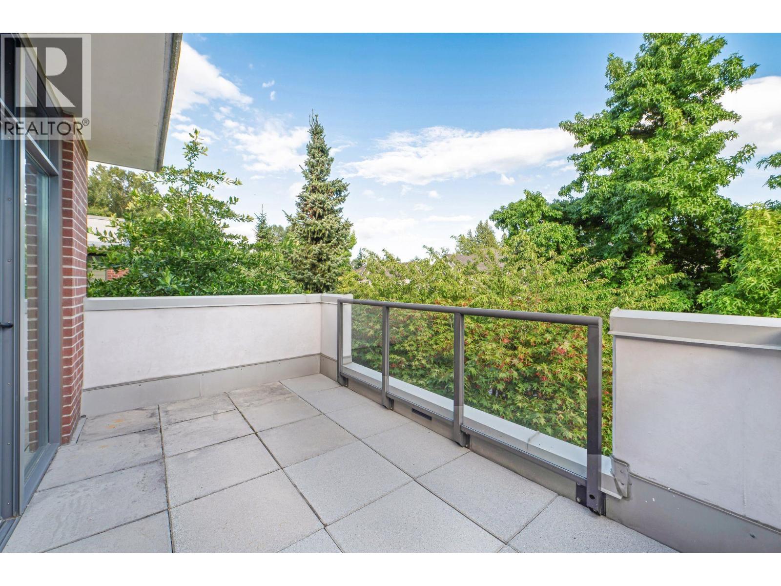 Photo 28 of 7061 17th Avenue, Burnaby BC