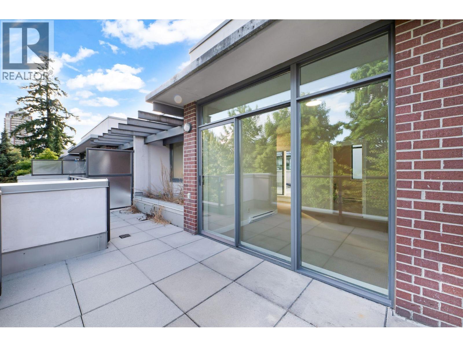 Photo 27 of 7061 17th Avenue, Burnaby BC