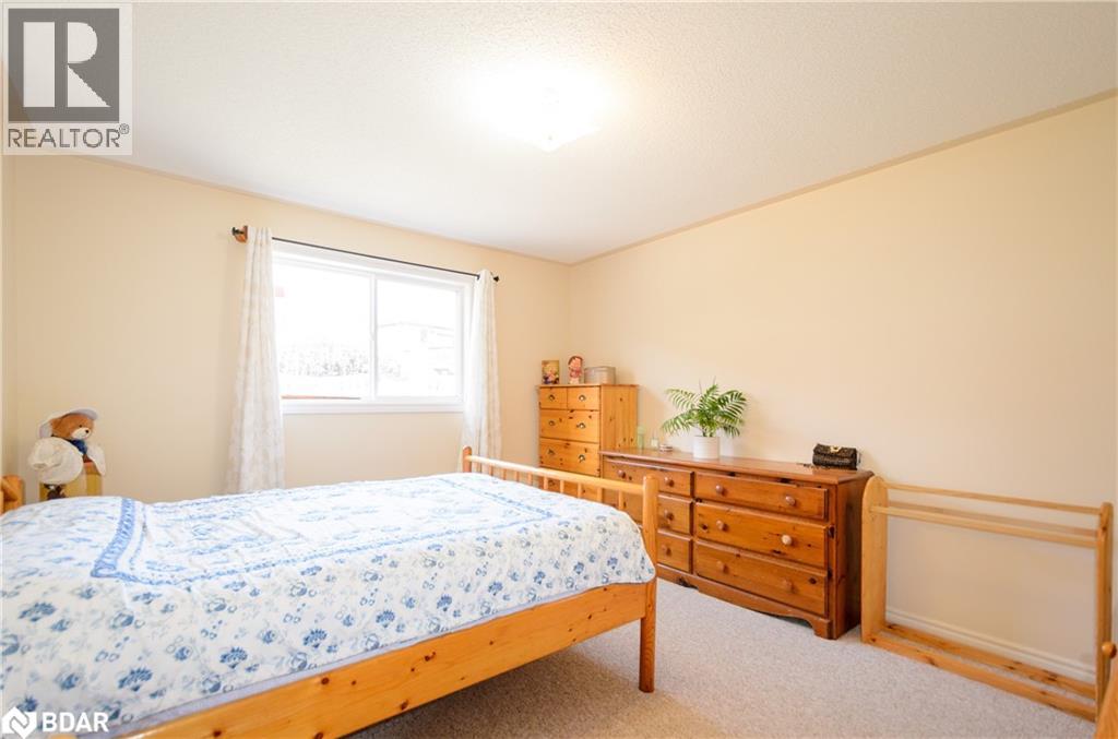 Photo 16 of 6 Brown Wood Drive, Barrie ON