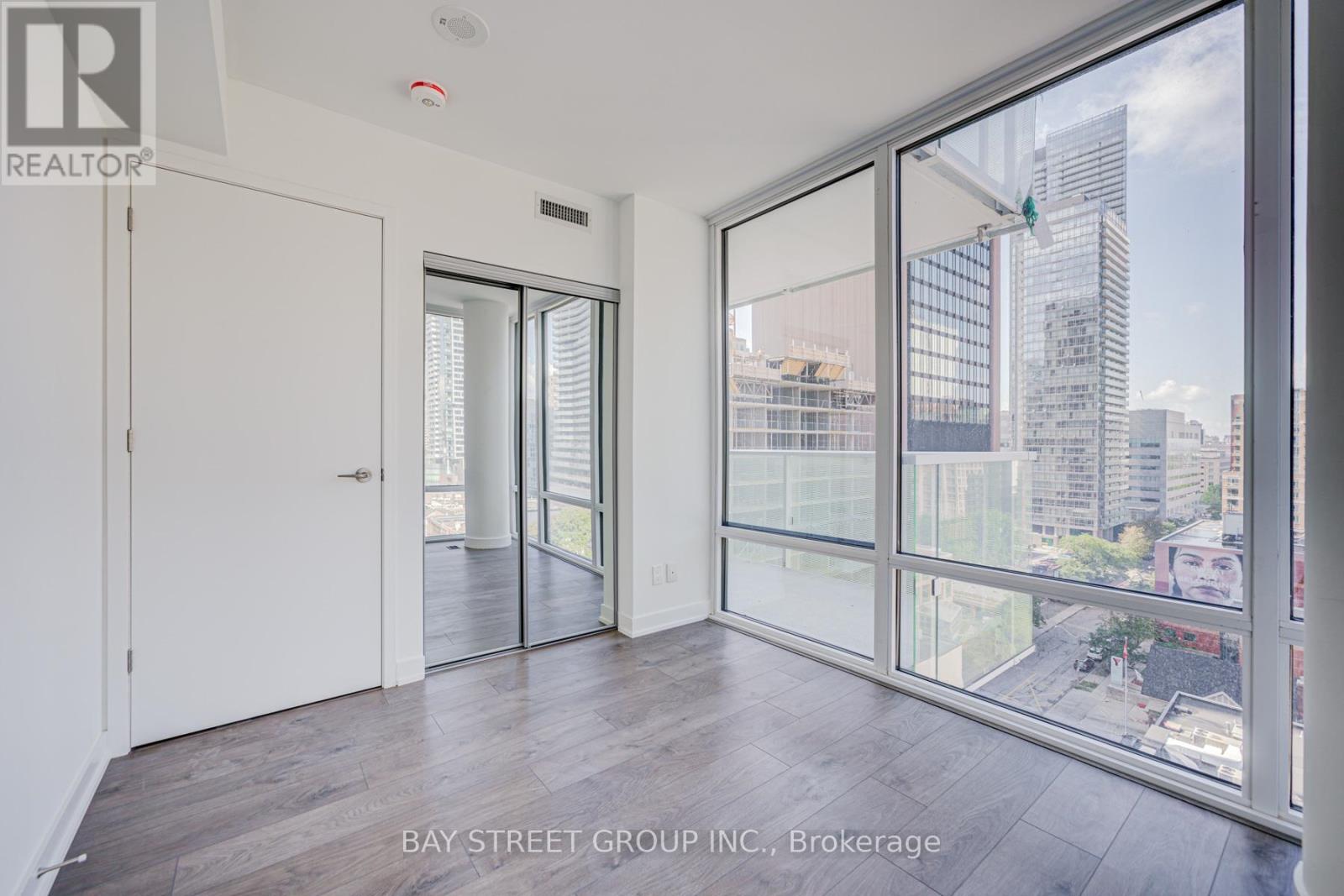 Photo 10 of 902 501 Yonge Street, Toronto ON
