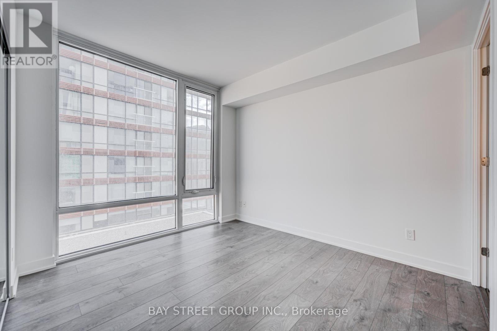 Photo 11 of 902 501 Yonge Street, Toronto ON