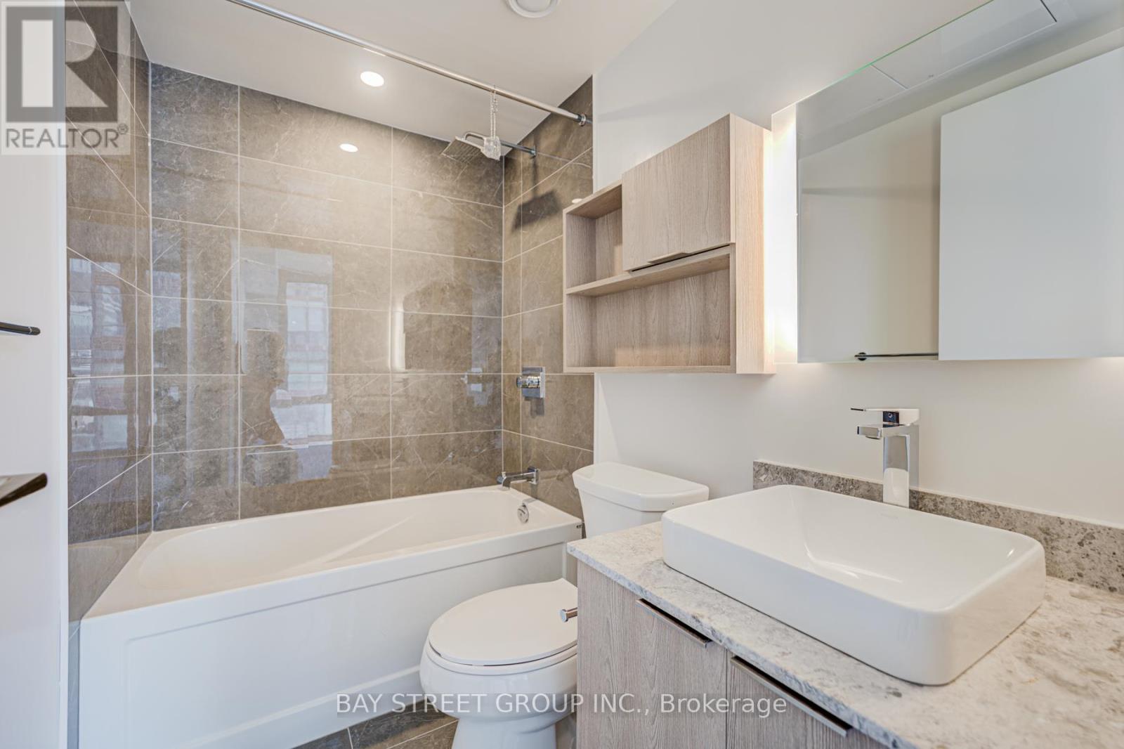 Photo 14 of 902 501 Yonge Street, Toronto ON