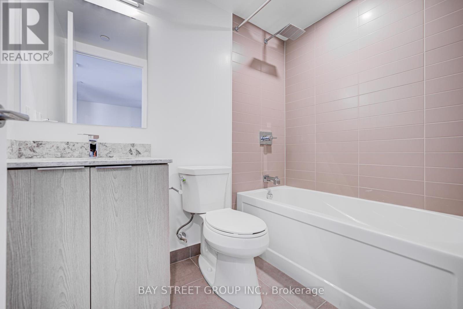 Photo 16 of 902 501 Yonge Street, Toronto ON