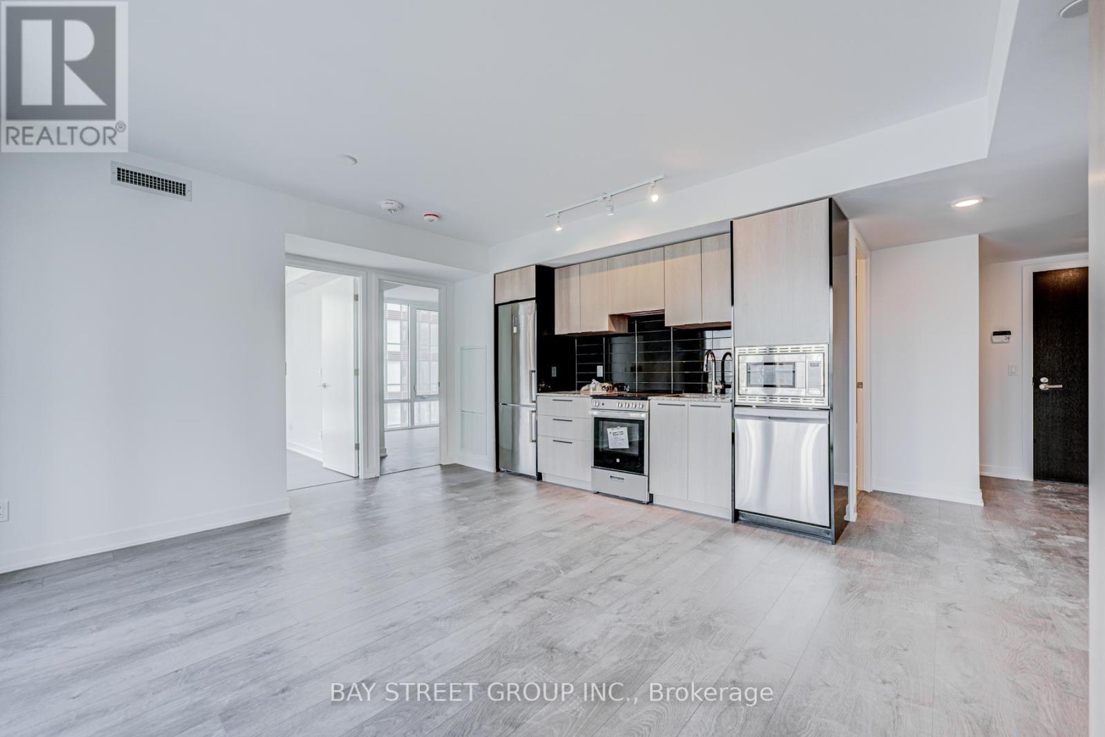 Photo 5 of 902 501 Yonge Street, Toronto ON