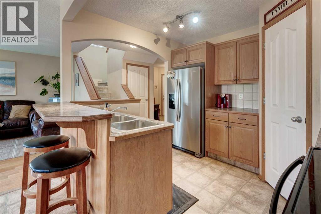 Single Family House for Sale in  Springborough Way SW Springbank Hill Calgary 