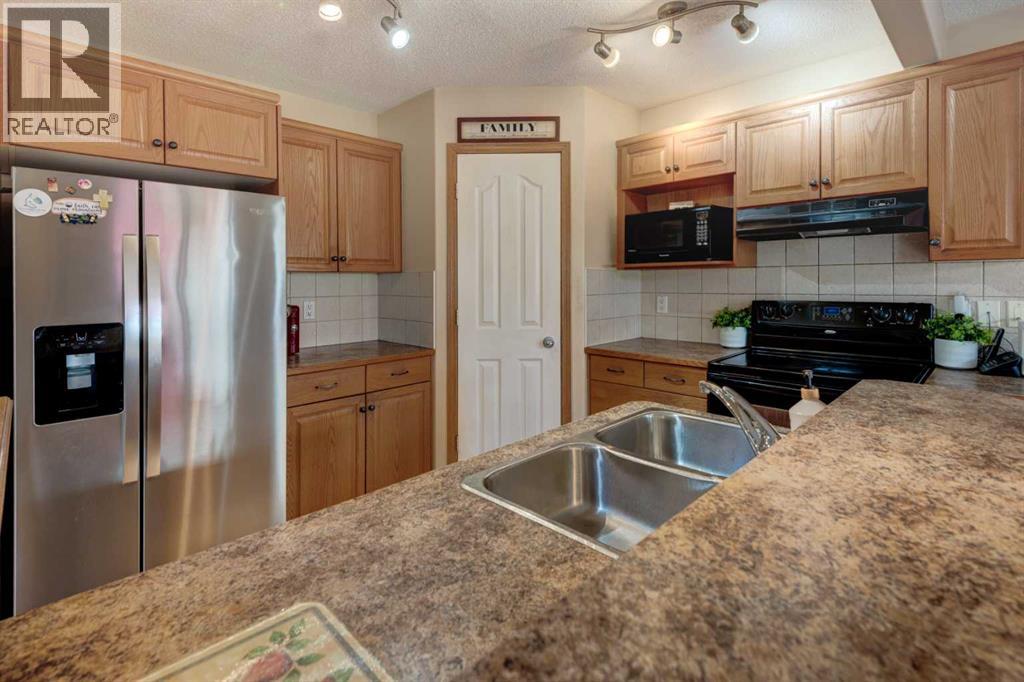 Single Family House for Sale in  Springborough Way SW Springbank Hill Calgary 