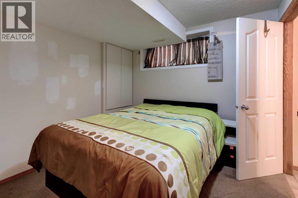 Single Family House for Sale in  Springborough Way SW Springbank Hill Calgary 