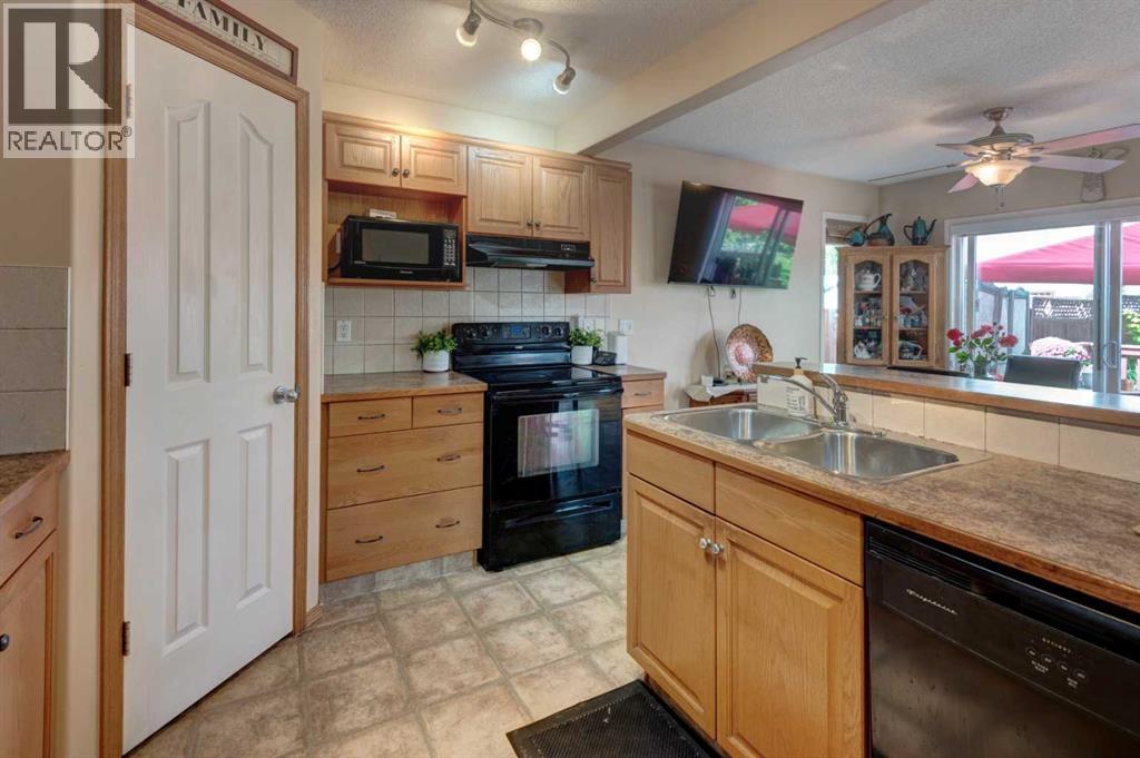 Single Family House for Sale in  Springborough Way SW Springbank Hill Calgary 