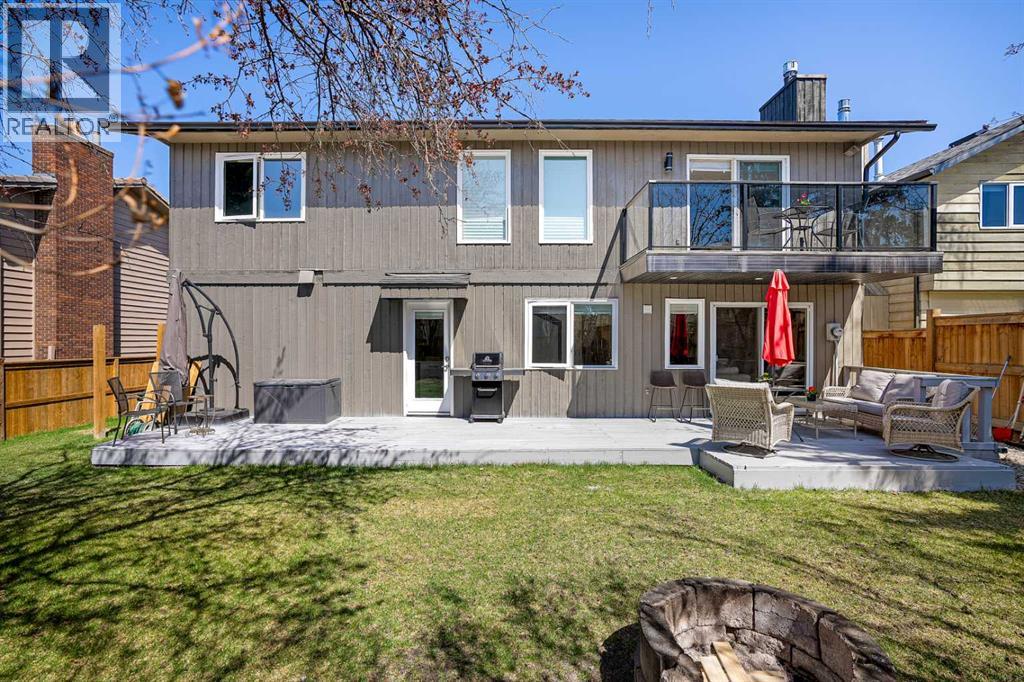Single Family House for Sale in  deerbrook Road SE Deer Run Calgary 