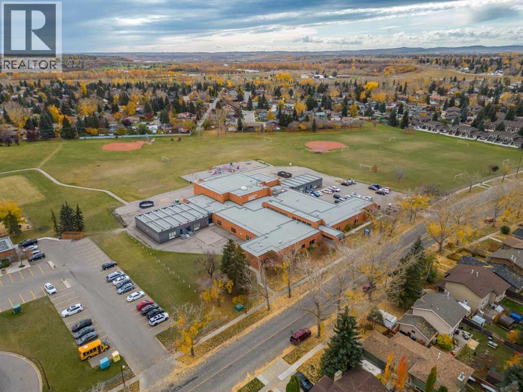Single Family House for Sale in  deerbrook Road SE Deer Run Calgary 