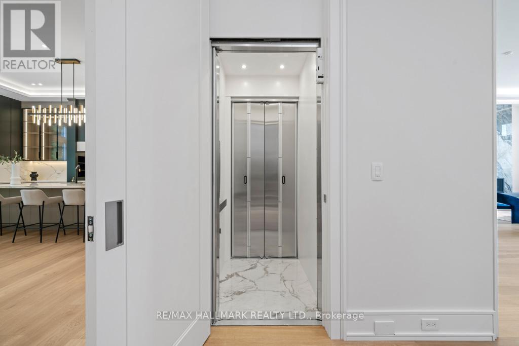 Photo 42 of 215 Northwood Drive, Toronto ON