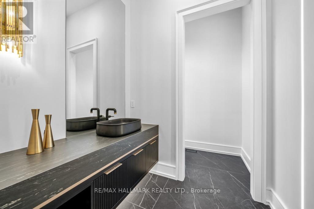 Photo 2 of 215 Northwood Drive, Toronto ON