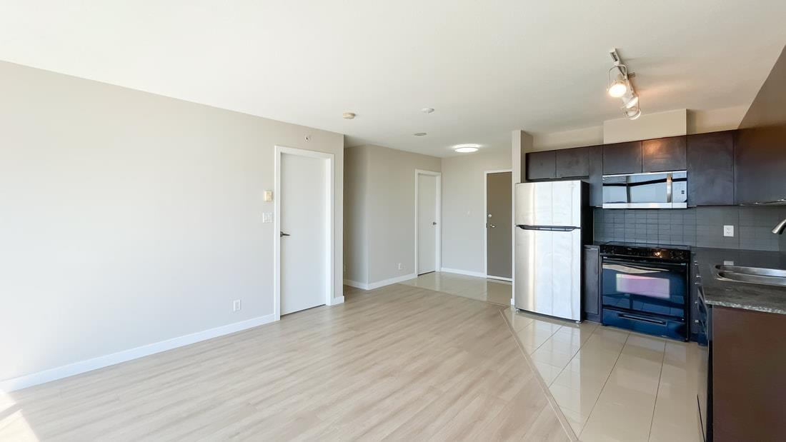 Photo 2 of 2710 13618 100 Avenue, Surrey BC