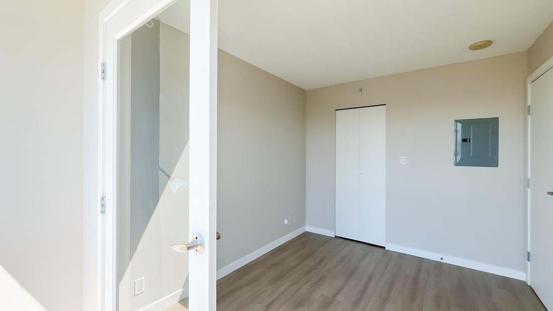 Photo 3 of 2710 13618 100 Avenue, Surrey BC