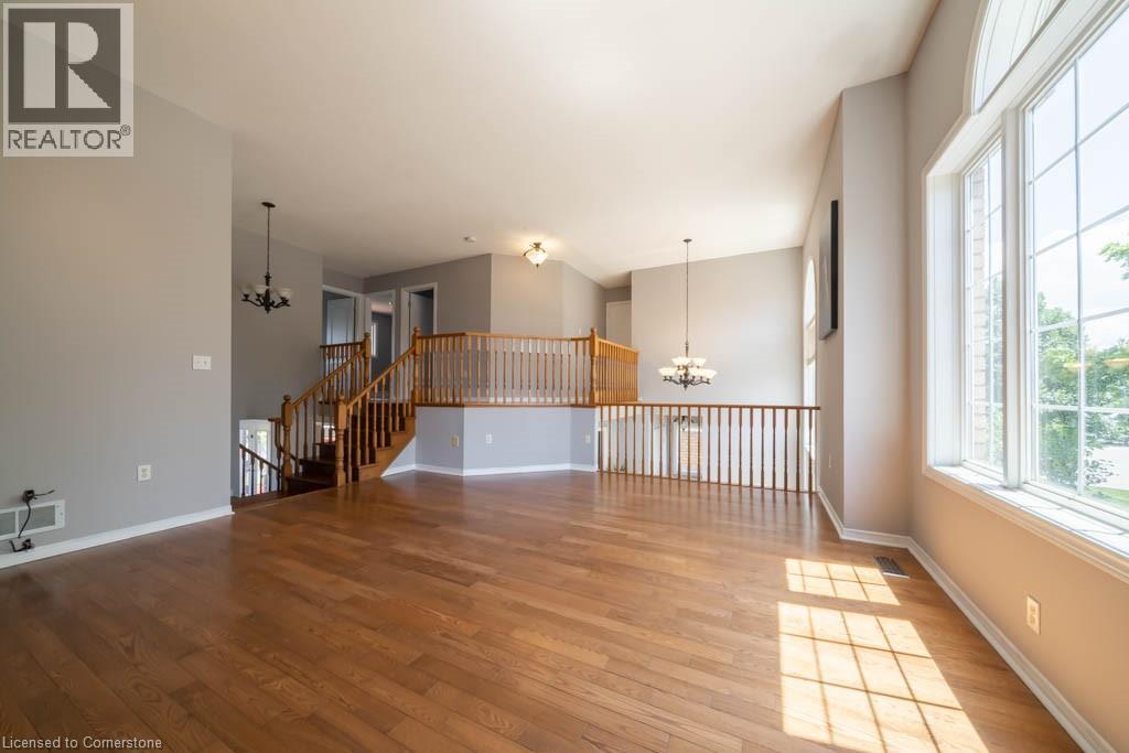 Photo 22 of 4 Cabriolet Crescent, Ancaster ON