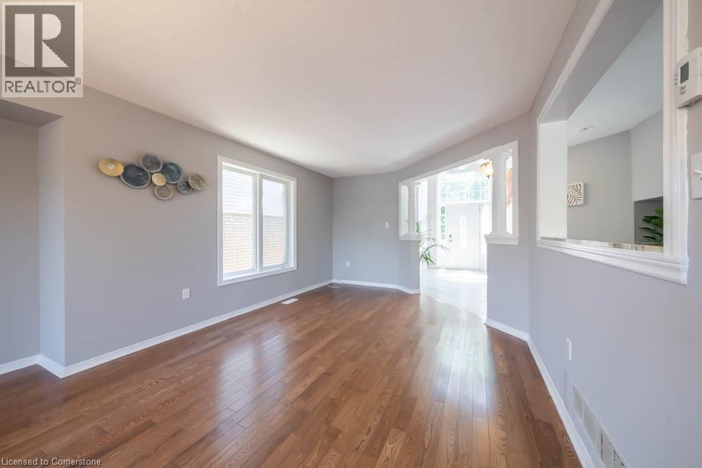 Photo 6 of 4 Cabriolet Crescent, Ancaster ON