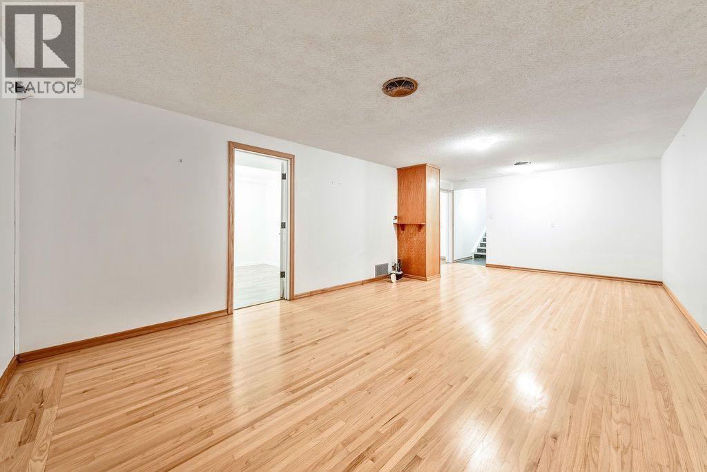 Single Family House Bungalow for Sale in   Avenue SW Elboya Calgary 