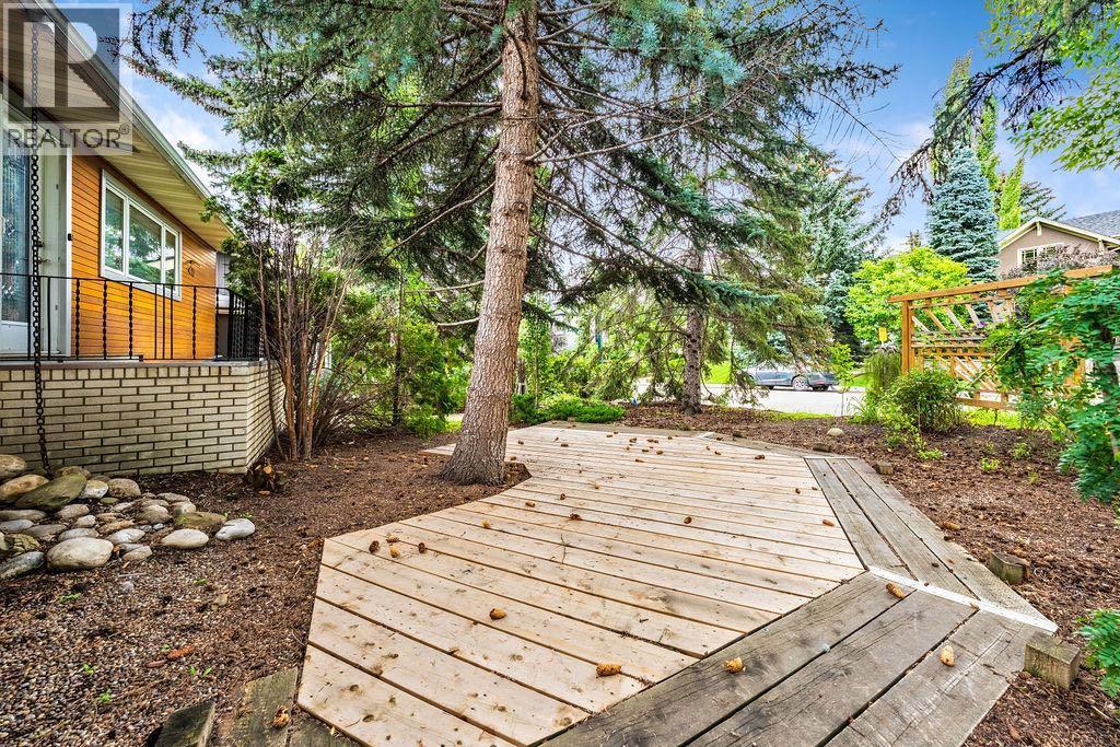 Single Family House Bungalow for Sale in   Avenue SW Elboya Calgary 