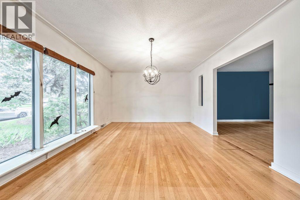 Single Family House Bungalow for Sale in   Avenue SW Elboya Calgary 