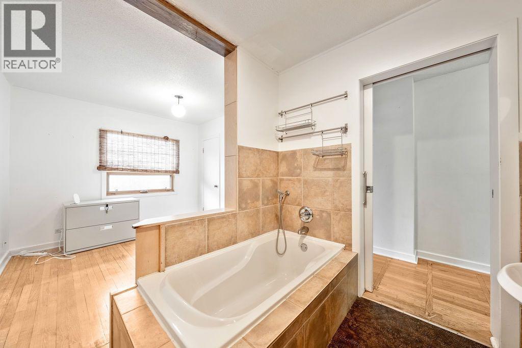 Single Family House Bungalow for Sale in   Avenue SW Elboya Calgary 
