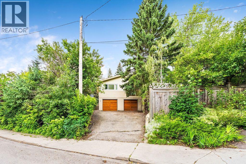Single Family House Bungalow for Sale in   Avenue SW Elboya Calgary 