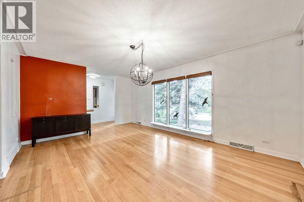 Single Family House Bungalow for Sale in   Avenue SW Elboya Calgary 