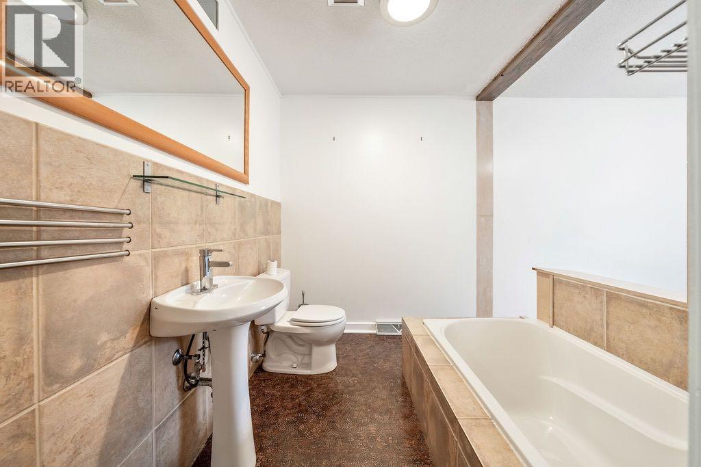Single Family House Bungalow for Sale in   Avenue SW Elboya Calgary 