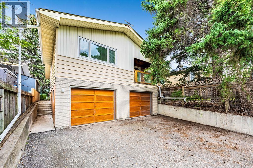 Single Family House Bungalow for Sale in   Avenue SW Elboya Calgary 
