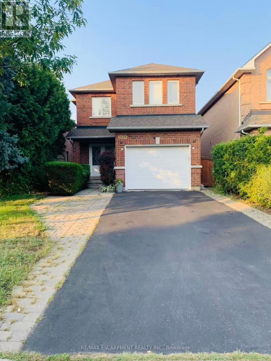 Photo 1 of 2129 Frontier Drive, Oakville ON