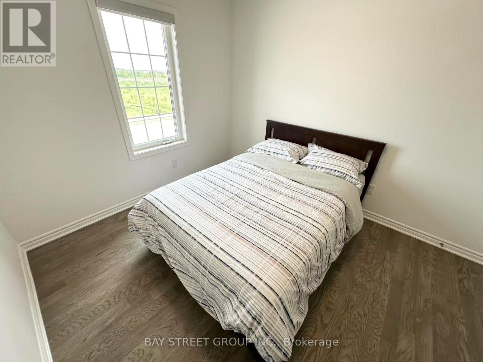 Photo 10 of 1409 William Halton Parkway, Oakville ON