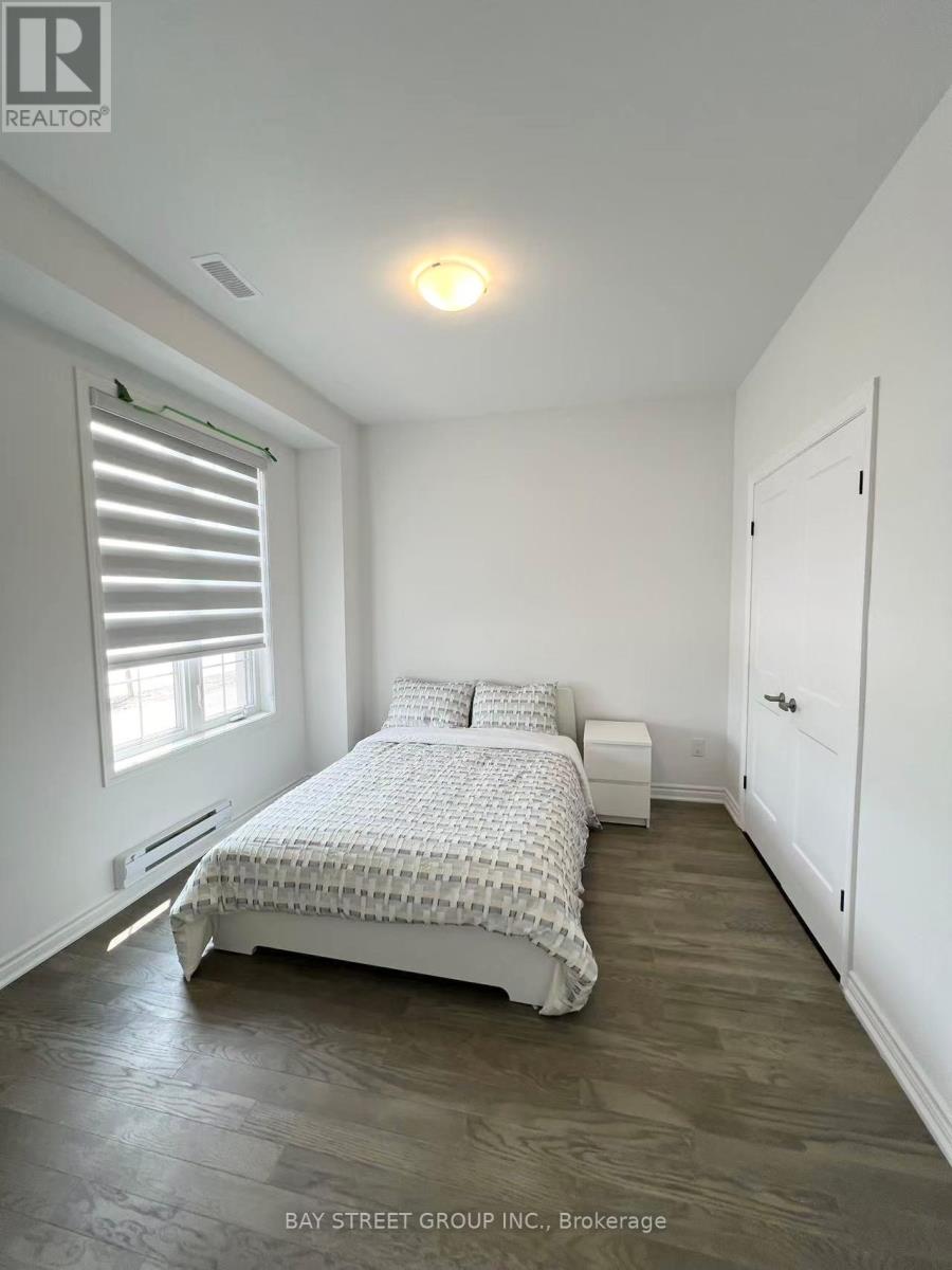 Photo 15 of 1409 William Halton Parkway, Oakville ON