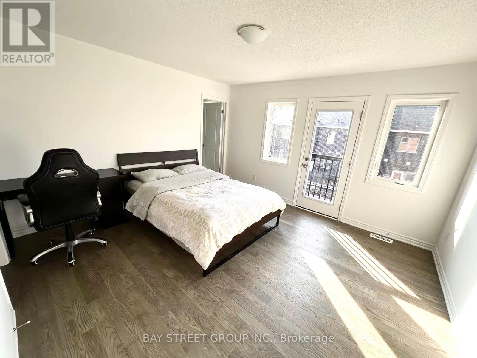 Photo 5 of 1409 William Halton Parkway, Oakville ON
