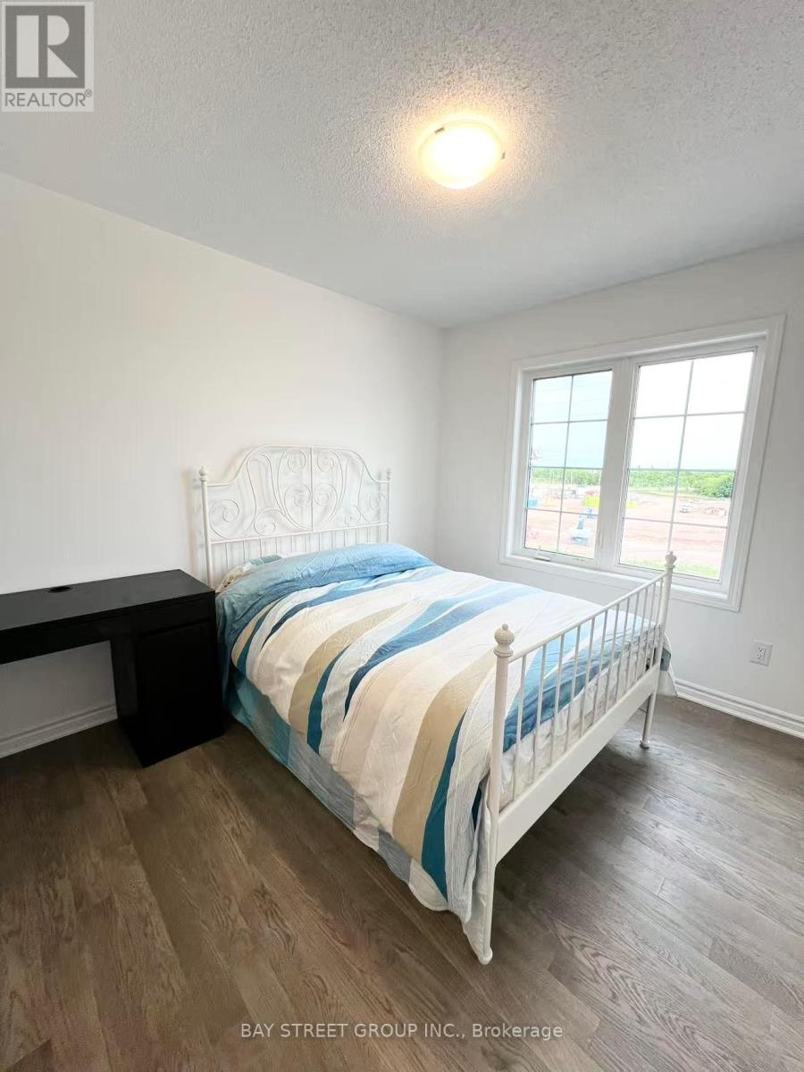 Photo 7 of 1409 William Halton Parkway, Oakville ON