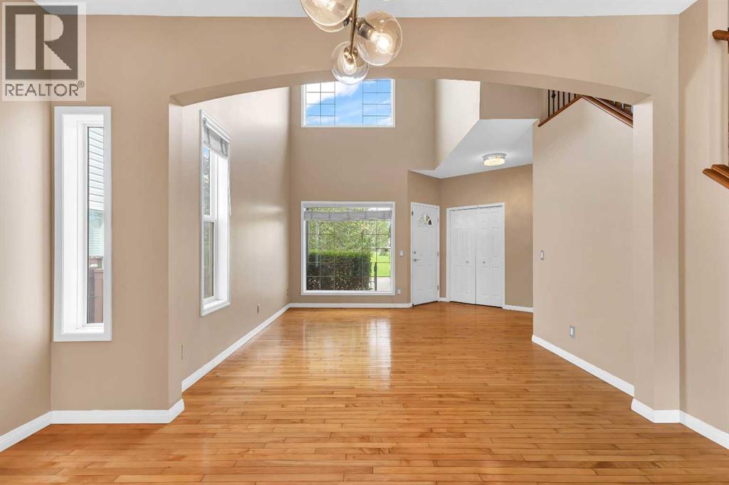 Single Family House for Sale in  Shannon Square SW Shawnessy Calgary 