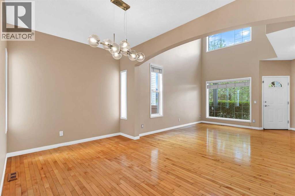 Single Family House for Sale in  Shannon Square SW Shawnessy Calgary 
