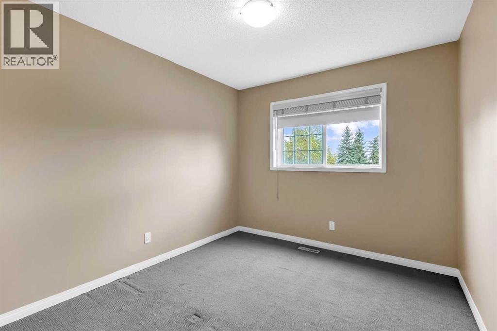 Single Family House for Sale in  Shannon Square SW Shawnessy Calgary 