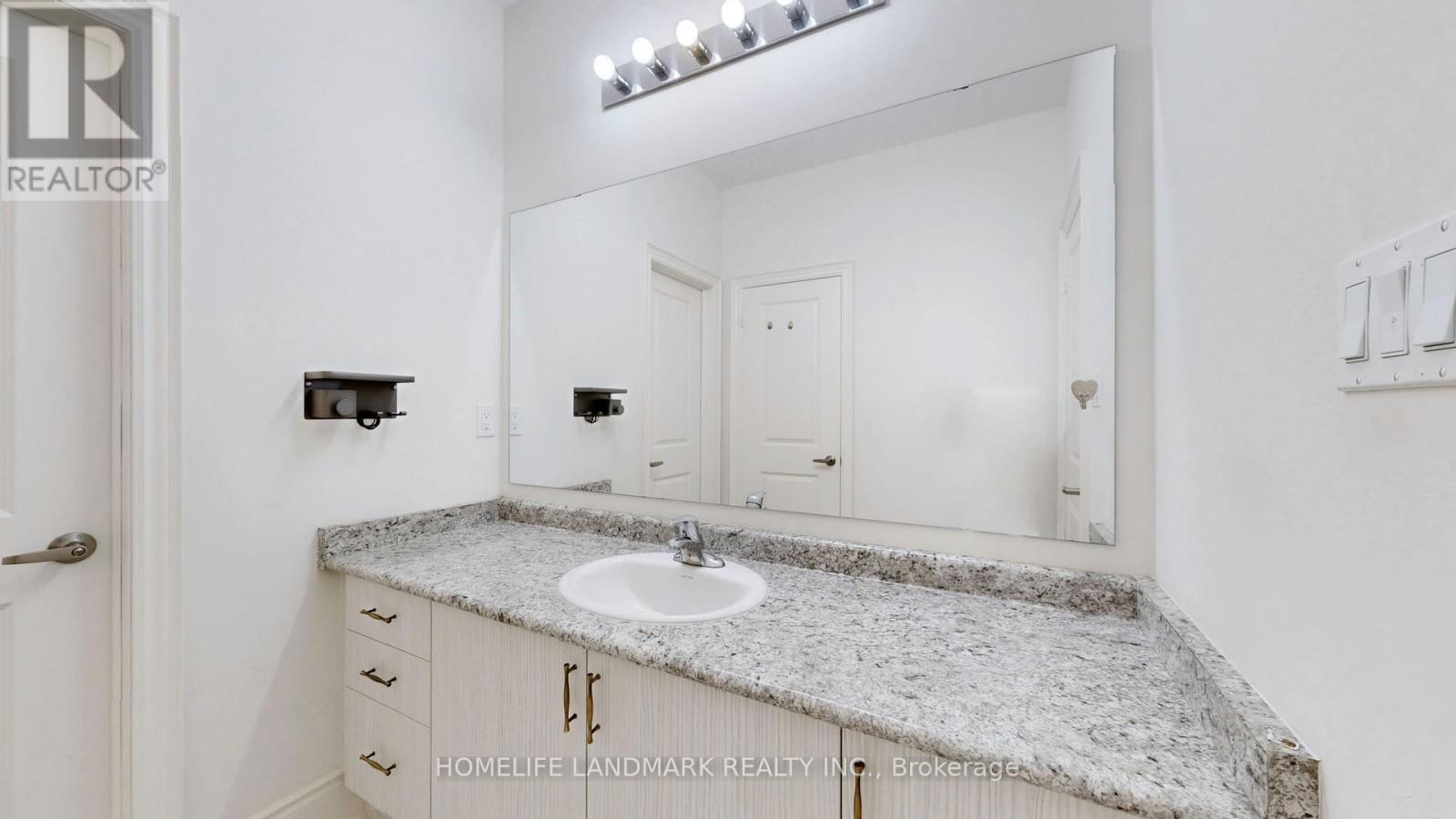 Photo 29 of 208 Wesmina Avenue, Whitchurchstouffville ON