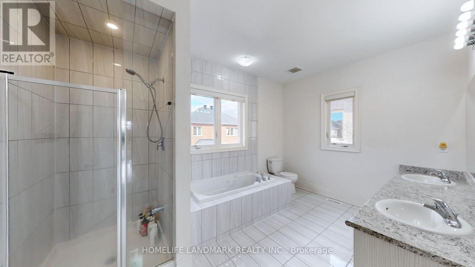 Photo 34 of 208 Wesmina Avenue, Whitchurchstouffville ON