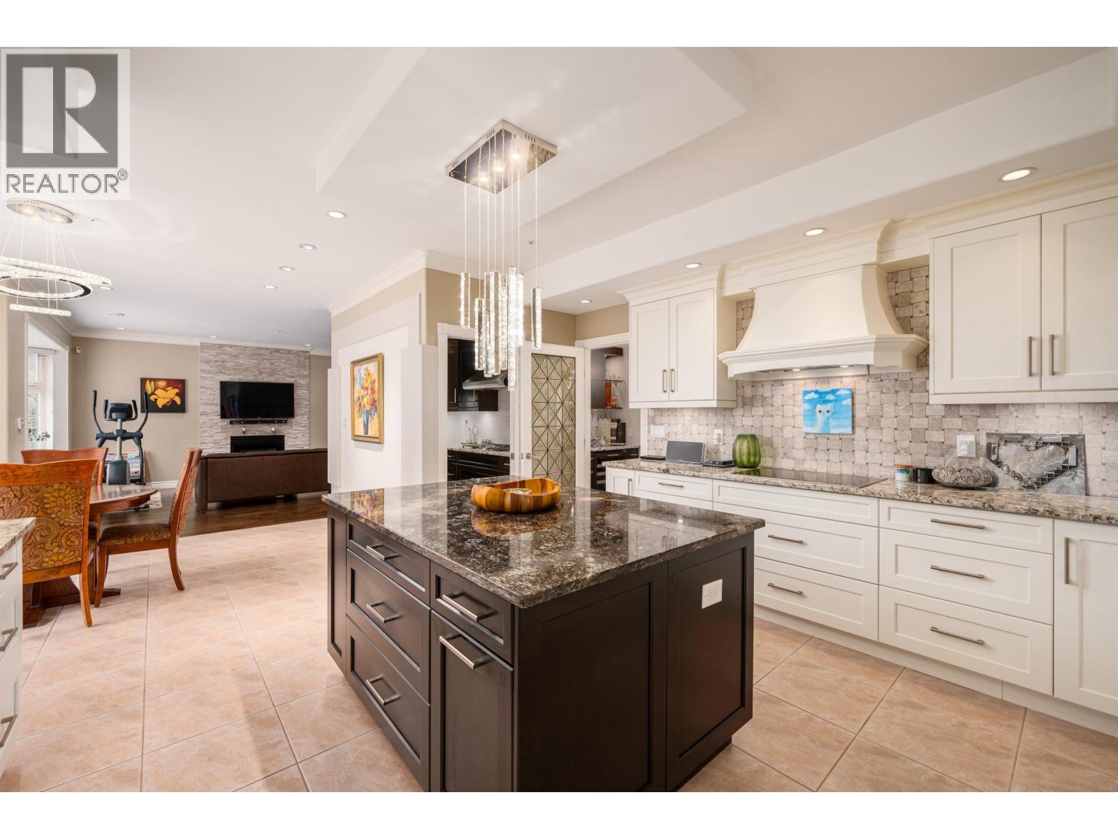 Photo 10 of 5566 Trafalgar Street, Vancouver BC