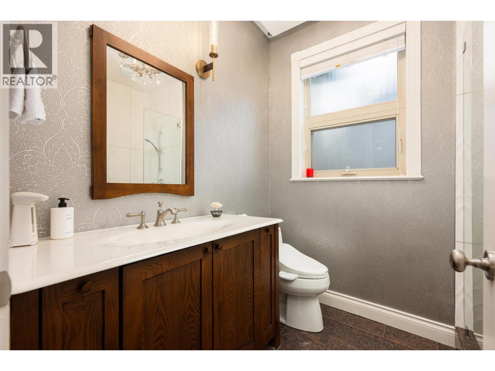 Photo 13 of 5566 Trafalgar Street, Vancouver BC