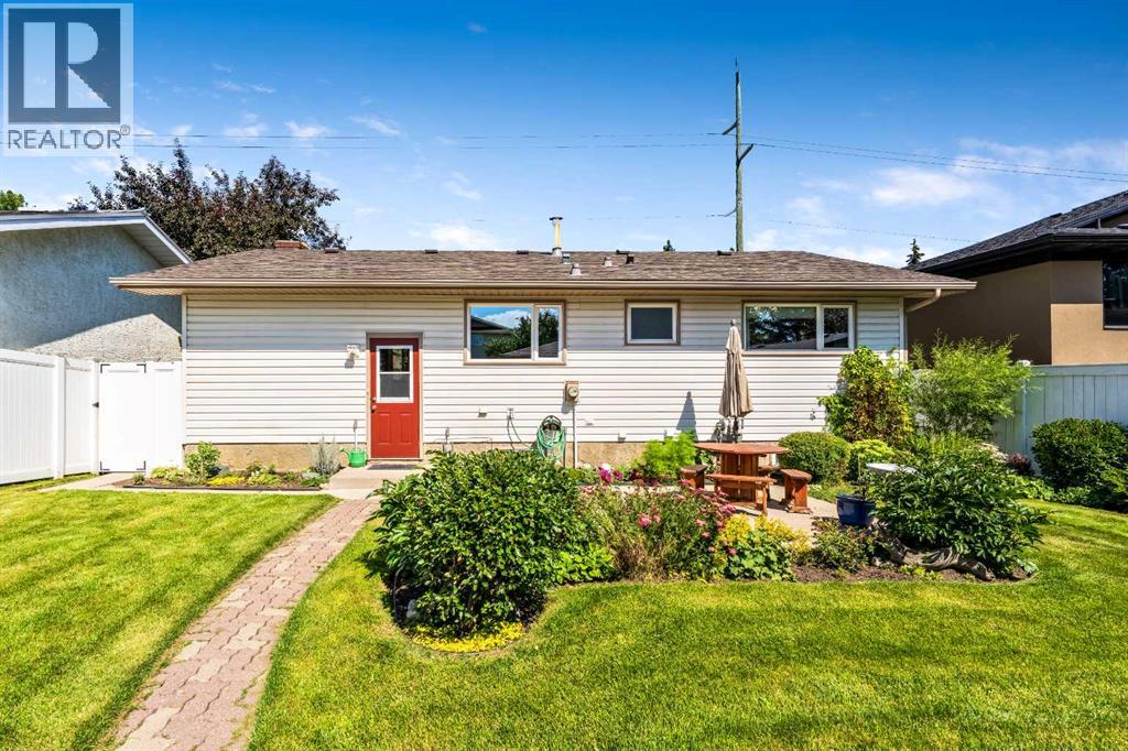 7219 Range Drive NW, Calgary, Alberta