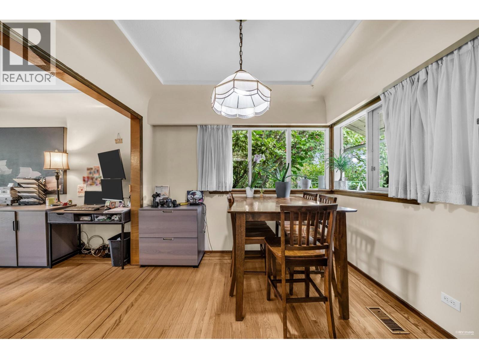 Photo 13 of 11949 220 Street, Maple Ridge BC