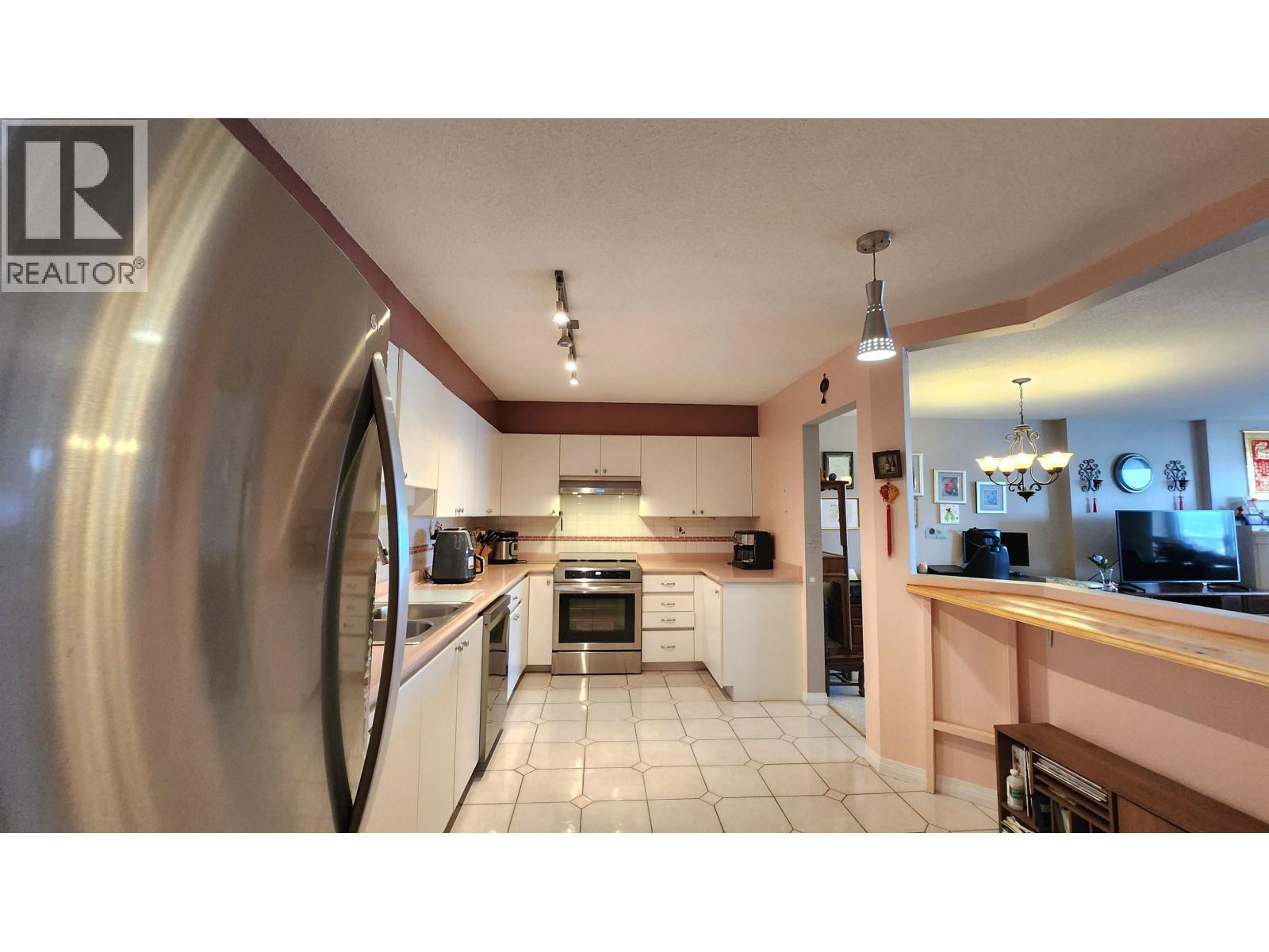 Photo 7 of 1505 1235 Quayside Drive, New Westminster BC