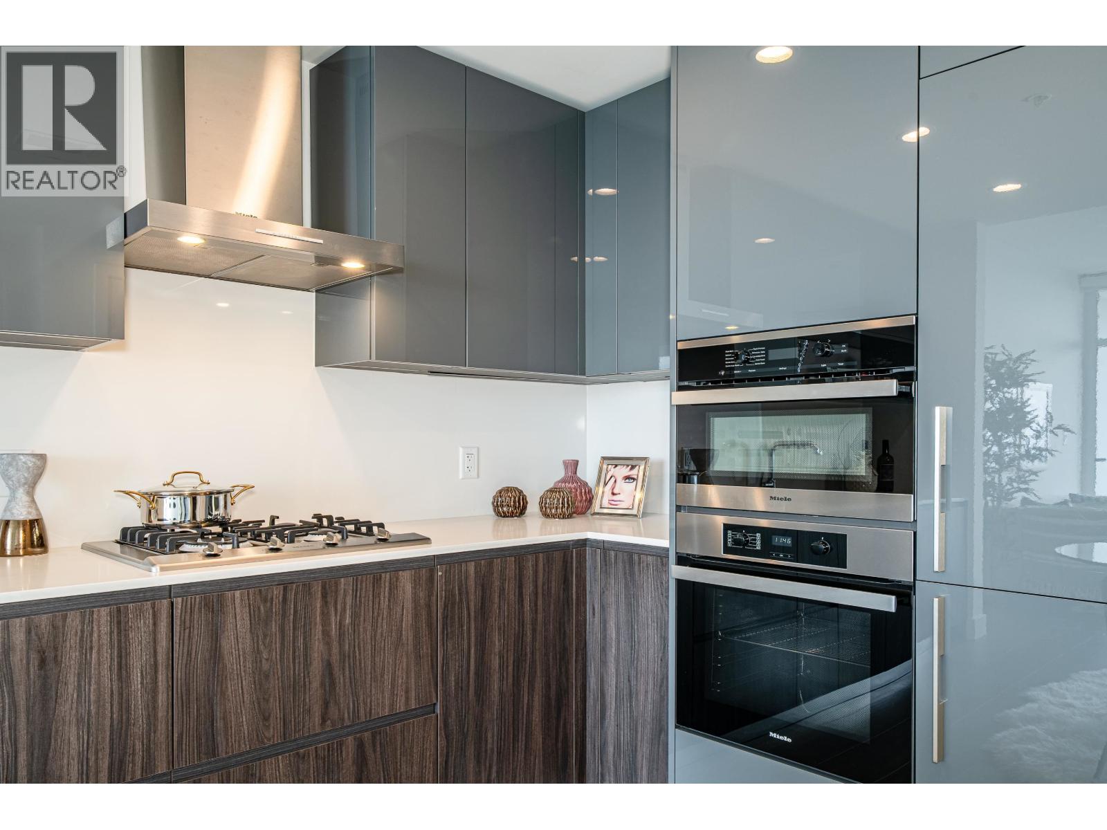 Photo 11 of 3005 6511 Sussex Avenue, Burnaby BC