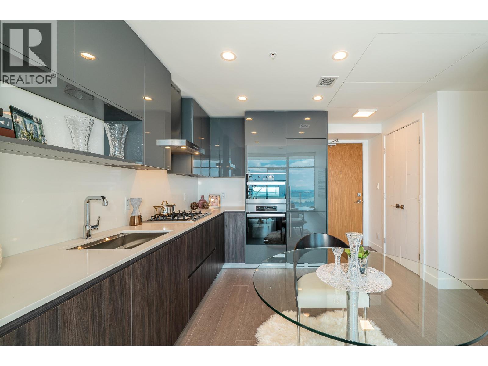 Photo 10 of 3005 6511 Sussex Avenue, Burnaby BC