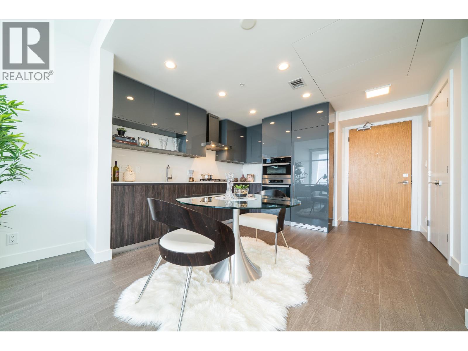 Photo 7 of 3005 6511 Sussex Avenue, Burnaby BC