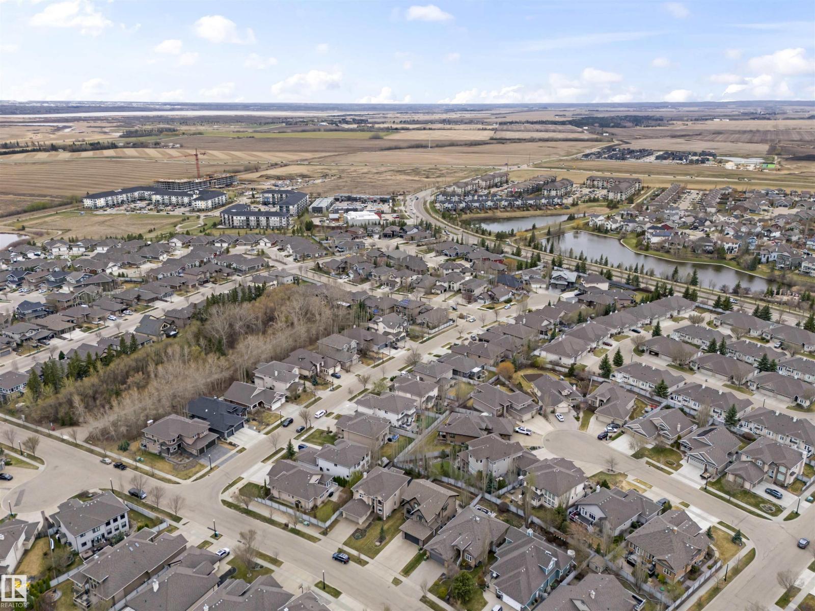 Photo 4 of 8 Loiselle Way, St Albert AB