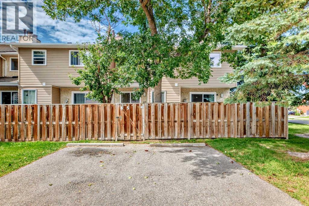 Single Family House for Sale in    Avenue SE Penbrooke Meadows Calgary 